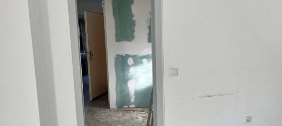 Casa de 6 divisões em Solingen, Germany N.º 44817 87