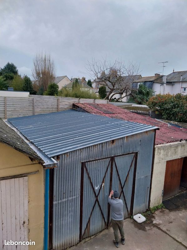  Garage in Saint-Malo, France No. 331623