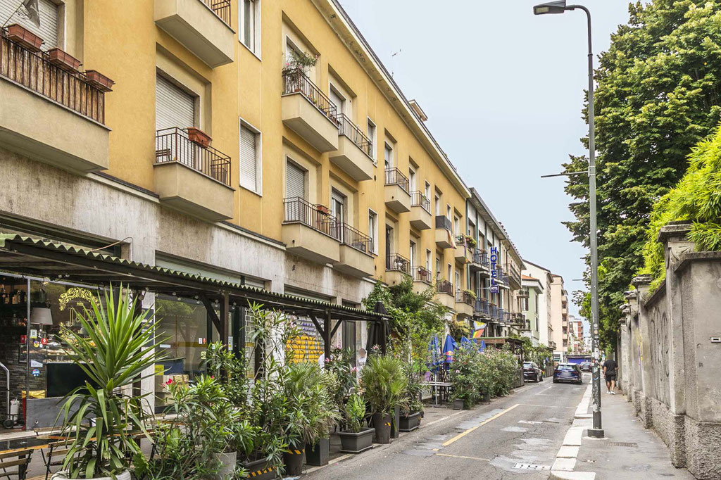 Коммерческая недвижимость с 2 комнатами в Милан, Италия № 289027