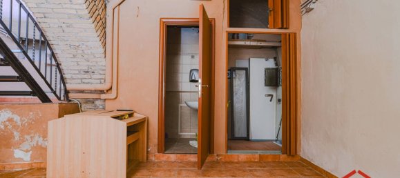 2-salle Propriété commerciale à Rome, Italy No. 311792 11