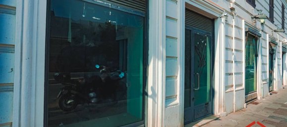 2-salle Propriété commerciale à Rome, Italy No. 311792 2