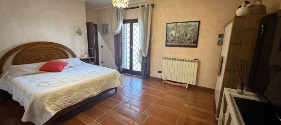 5 bedrooms Villa in Castelnuovo di Porto, Italy No. 329371 11