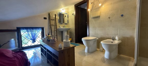 5 bedrooms Villa in Castelnuovo di Porto, Italy No. 329371 17