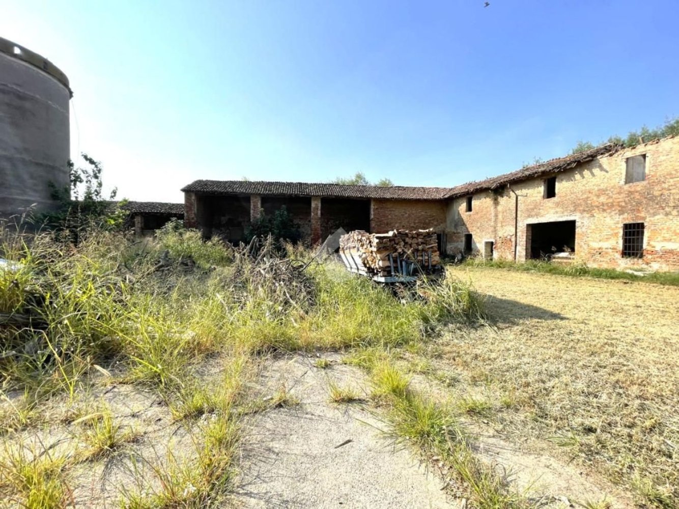 2 bedrooms House in Cingia de' Botti, Italy No. 383917