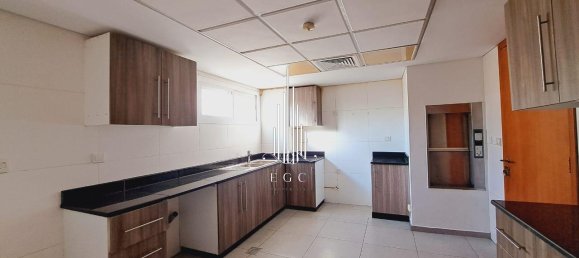 5 chambres Villa à Khalifa City, UAE No. 40137 3