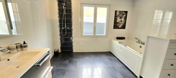 2 bedrooms House in Landres, France No. 79234 11