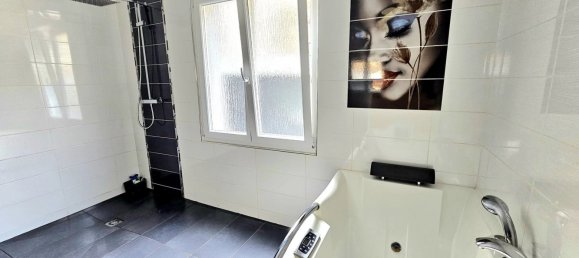 2 bedrooms House in Landres, France No. 79234 4