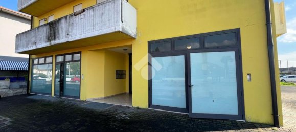 5-Zimmer Gewerbliche Immobilie in Rossano Veneto, Italy, Nr. 103080 7