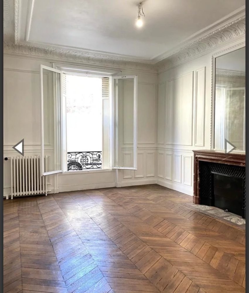 2 bedrooms Apartment in Paris, France No. 167395