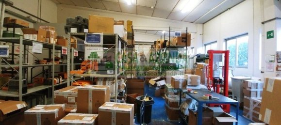 690m² Warehouse in Cernusco sul Naviglio, Italy No. 90121 31