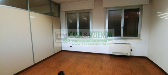 690m² Warehouse in Cernusco sul Naviglio, Italy No. 90121 8