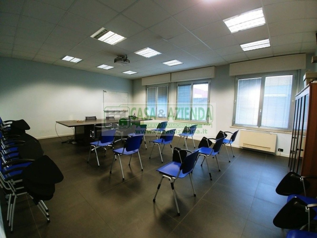 690m² Warehouse in Cernusco sul Naviglio, Italy No. 90121