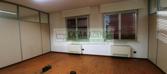 690m² Warehouse in Cernusco sul Naviglio, Italy No. 90121 11