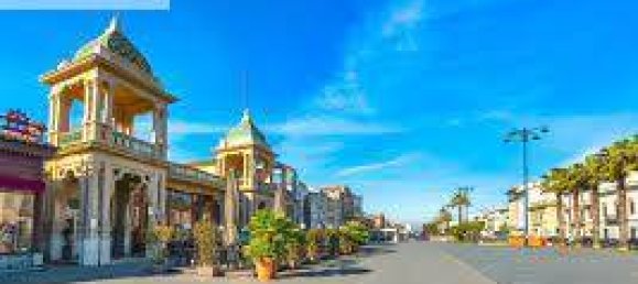 Apartamento de 2 dormitorios en Viareggio, Italy No. 42896 8