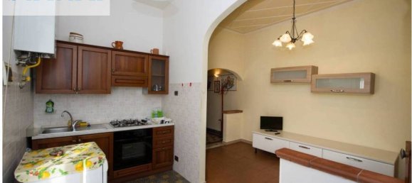 Apartamento de 2 dormitorios en Viareggio, Italy No. 42896 3