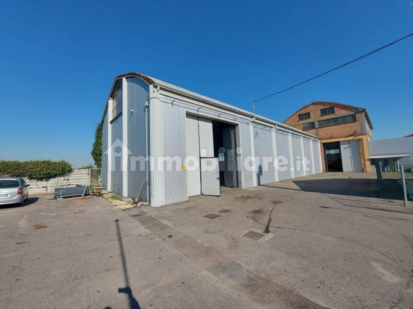 385m² Warehouse in Lugo, Italy No. 317779