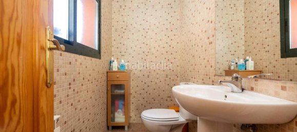 4 bedrooms House in Jun, Spain No. 94742 14