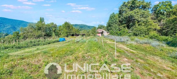 Дом с 5 комнатами в Баньоло Пьемонте, Италия № 290318 3