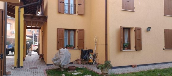 9 rooms Apartment in Finale Emilia, Italy No. 224571 3