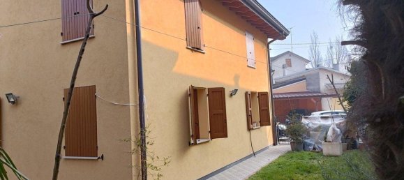 9 rooms Apartment in Finale Emilia, Italy No. 224571 4