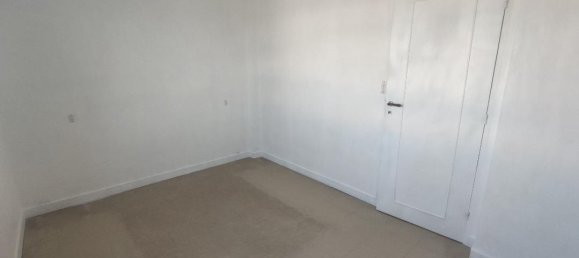 Квартира с 3 спальнями в Сартрувиль, Франция № 168681 4