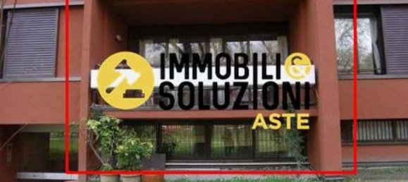 65 rooms Apartment in Basiglio, Italy No. 3714 2