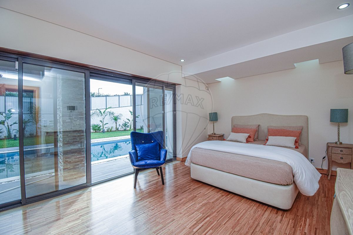 4 bedrooms House in Cascais, Portugal No. 164941