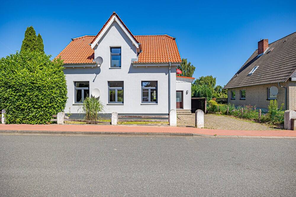 6 rooms Townhouse in Plon, Germany No. 351126