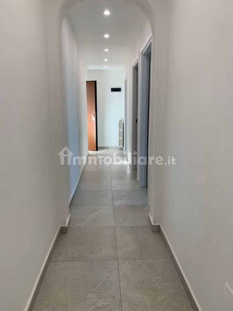 Квартира с 3 спальнями в Варесе, Италия № 70369