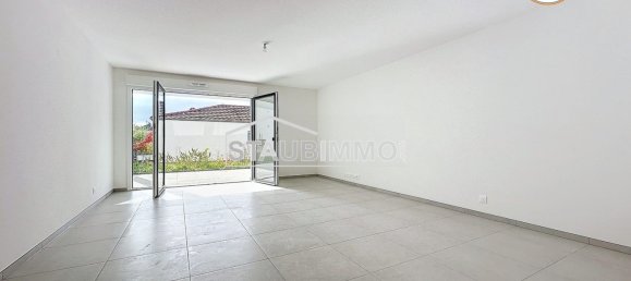 3 bedrooms Apartment in Saint-Louis, France No. 72926 2