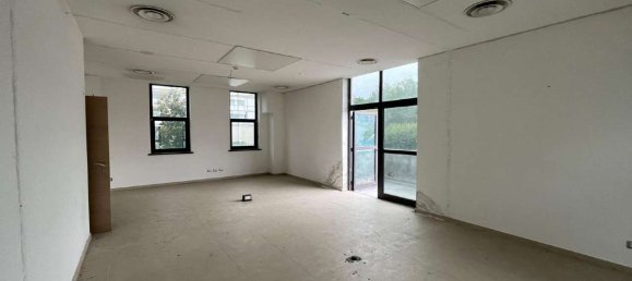 9-salle Bâtiment à Valenza, Italy No. 271640 9