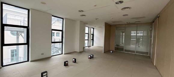 9-salle Bâtiment à Valenza, Italy No. 271640 15