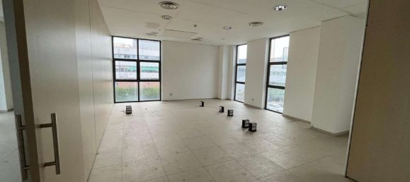 9-salle Bâtiment à Valenza, Italy No. 271640 13