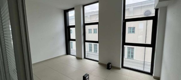 9-salle Bâtiment à Valenza, Italy No. 271640 20