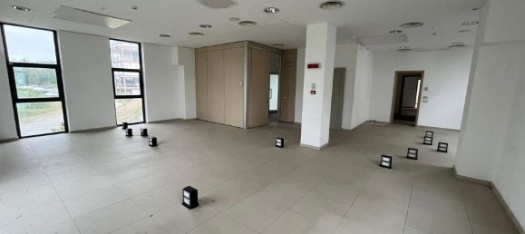 9-salle Bâtiment à Valenza, Italy No. 271640 12