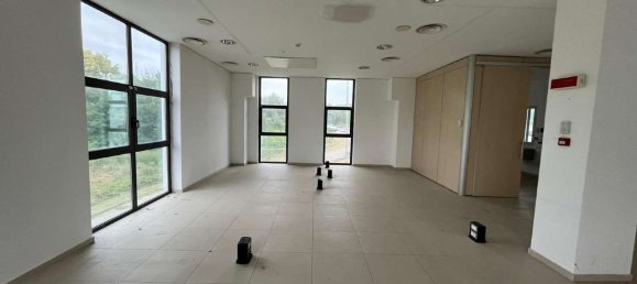 9-salle Bâtiment à Valenza, Italy No. 271640 8