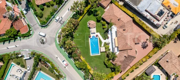 6 bedrooms Villa in Marbella, Spain No. 187743 36