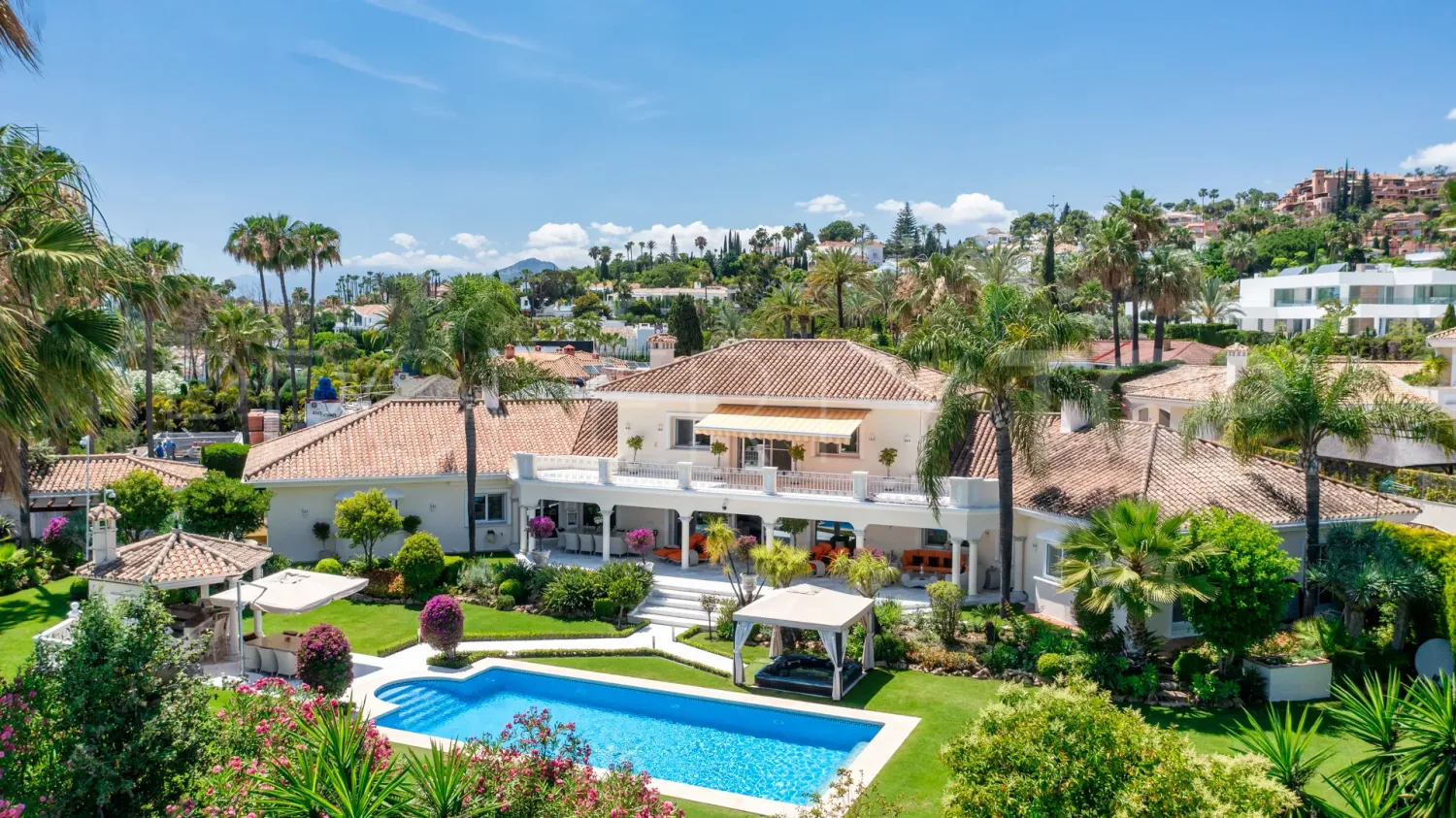 6 bedrooms Villa in Marbella, Spain No. 187743