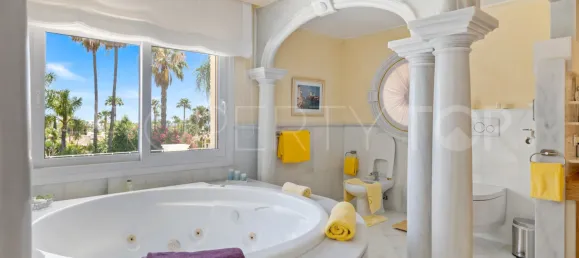 6 bedrooms Villa in Marbella, Spain No. 187743 3