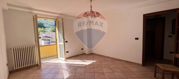 4 rooms House in Foligno, Italy No. 6532 2