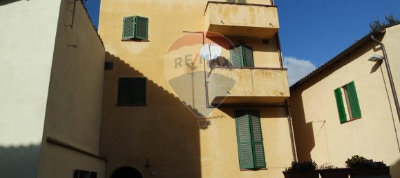 4 rooms House in Foligno, Italy No. 6532 4