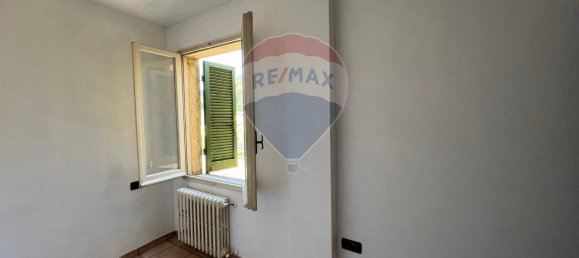 4 rooms House in Foligno, Italy No. 6532 14