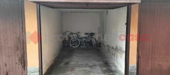 مرآب في Arona, Italy 13متر مربع رقم 10449 4