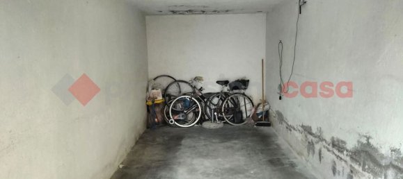 مرآب في Arona, Italy 13متر مربع رقم 10449 5