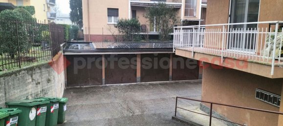 مرآب في Arona, Italy 13متر مربع رقم 10449 2