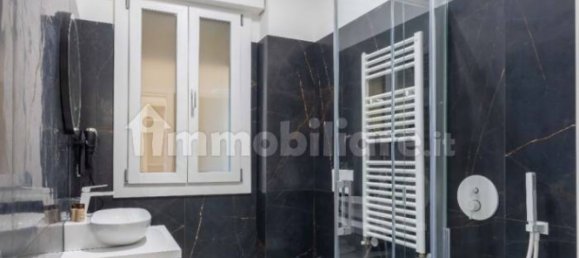 5 bedrooms Apartment in Bologna, Italy No. 357587 3