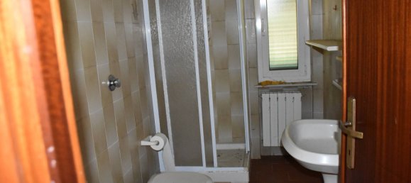 Вилла с 4 спальнями в Варацце, Италия № 173688 21