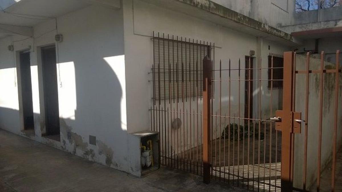 2 bedrooms House in Hurlingham, Argentina No. 9512