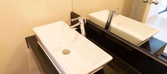 1 bedroom Condo in Sathon, Thailand No. 10055 5