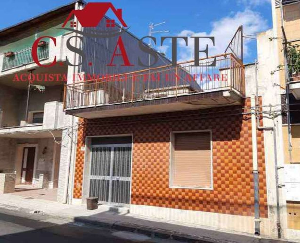  بناية في Solarino, Italy 151متر مربع رقم 374529